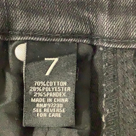 Almost Famous Black Jean Jumper Size 7 - Picture 4 of 4